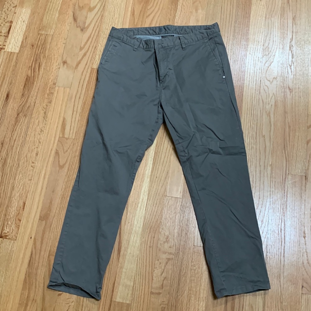 Vuori Mens khakis pants